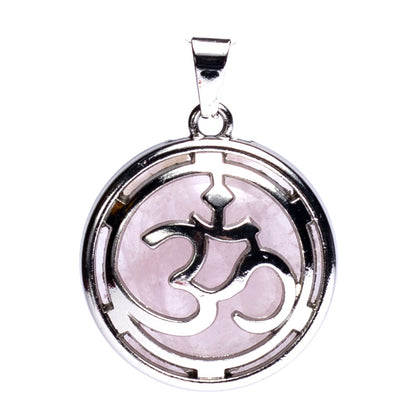 Μενταγιόν «Ohm» με Ροζ Χαλαζία (Rose Quartz).Διαστάσεις: 3 cm - mykarma.gr