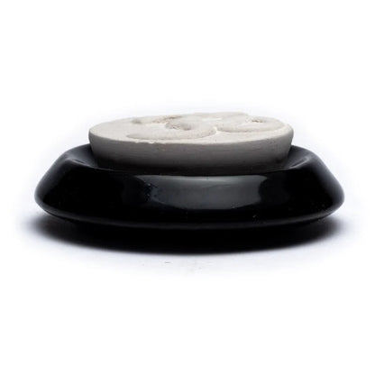 Αρωματική πέτρα/Aroma Stone Diffuser «Ohm» για Αιθέριο έλαιο - με μαύρη βάση. Διαστάσεις 7,5 cm. - mykarma.gr
