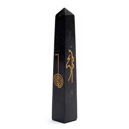 Φυσικό ορυκτό πέτρωμα-Οβελίσκος (Obelisk) Μαύρη Τουρμαλίνη (Black Tourmaline) με χαραγμένα σύμβολα του Reiki Διαστάσεις: 11 x 2 cm Βάρος: 90 gr - mykarma.gr