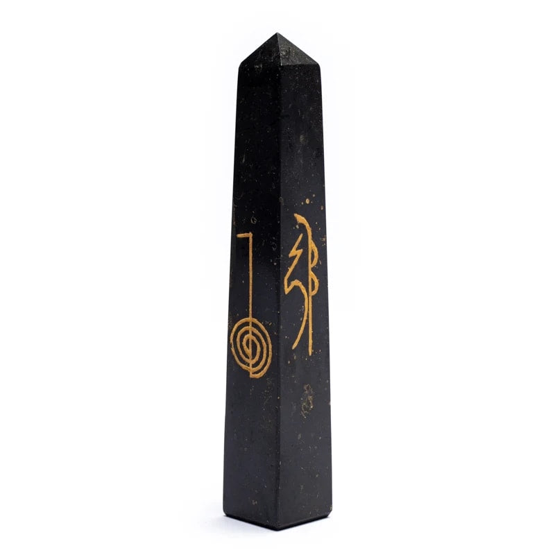 Φυσικό ορυκτό πέτρωμα-Οβελίσκος (Obelisk) Μαύρη Τουρμαλίνη (Black Tourmaline) με χαραγμένα σύμβολα του Reiki Διαστάσεις: 11 x 2 cm Βάρος: 90 gr - mykarma.gr