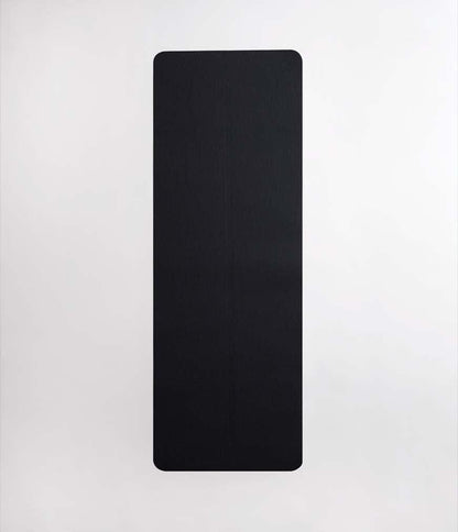 Στρωμα με γραμμή - Manduka WelcOMe Begin Yoga Mat - Steel Grey. Βάρος: 1,1 kg Διαστάσεις: 172 x 61 x 5mm - mykarma.gr