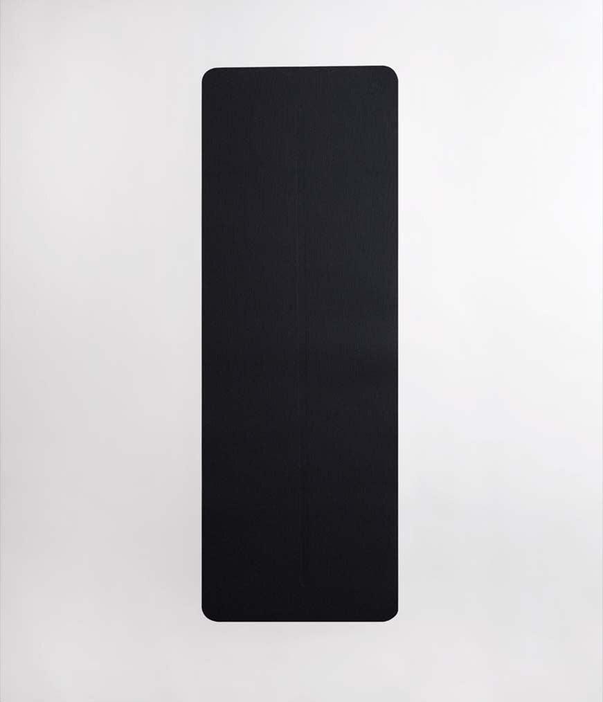 Στρωμα με γραμμή - Manduka WelcOMe Begin Yoga Mat - Steel Grey. Βάρος: 1,1 kg Διαστάσεις: 172 x 61 x 5mm - mykarma.gr
