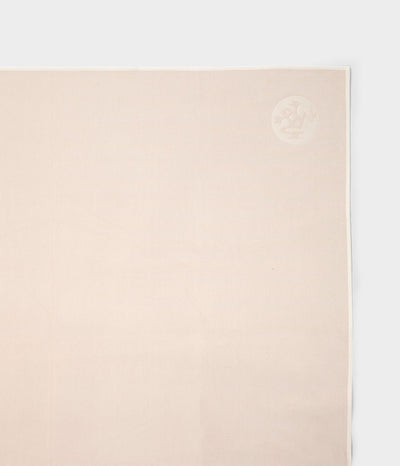 Manduka πετσέτα Στρώματος eQua® Yoga Towel - Morganite .  183 x 67 cm - mykarma.gr