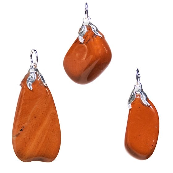 Κρεμαστό Μενταγιόν από Κόκκινο Ίασπι (Red Jasper).Διαστάσεις: 2 εκ.(Η συσκευασία περιέχει 1 τεμάχιο) - mykarma.gr