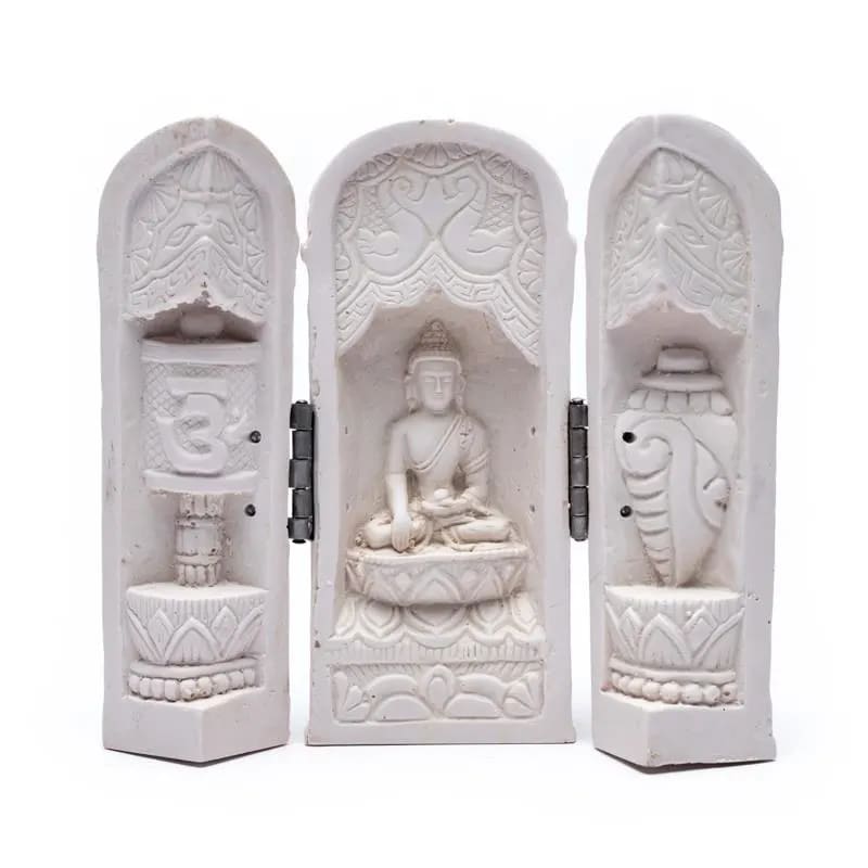 Buddha Shakyamuni σε τρίπτυχο. Μέγεθος:12 x 12 cm.Υλικό:Πολυρεσσίνη. - mykarma.gr