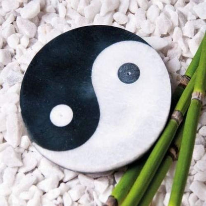 Βαση για Στικ Yin Yang από φυσική Σαπουνόπετρα.  Διαστάσεις: 10 cm - mykarma.gr