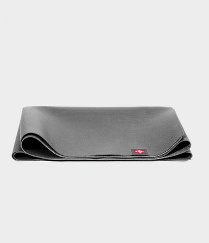 Νέο Στρώμα Manduka Travel eKO® superlite yoga mat - Charcoal (Grey)  1,5mm  180cm x 60cm  1kg - mykarma.gr