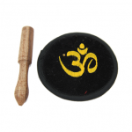 Σετ μουσικό μεταλλικό Singing Bowl Ohm με ραβδί & μαξιλάρι δώρο-μαύρο. 300γρ 10εκ - mykarma.gr