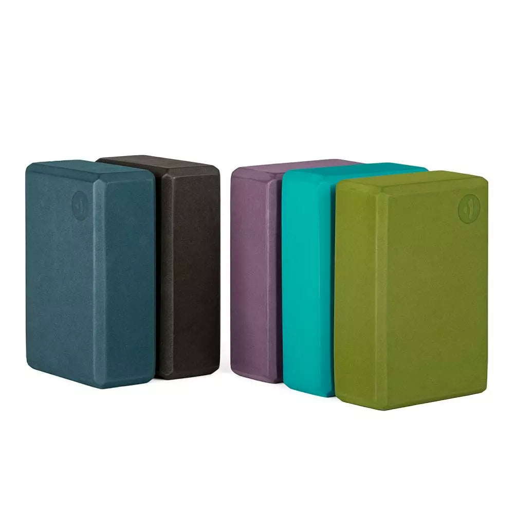 Bodhi «Asana Brick Flow» - Yoga & Pilates block - από σκληρό αφρό EVA - ποικιλία χρωμάτων. Διαστάσεις 22,8cm x 15cm x 7,6 cm - mykarma.gr