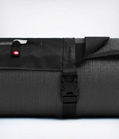 Ιμάντας μεταφοράς+Τσαντάκι Manduka Go Play 3.0 Mat Carrier -Black -  35 cm ιμάντας - Τσαντάκι 20 cm x 30 cm - One Size - mykarma.gr
