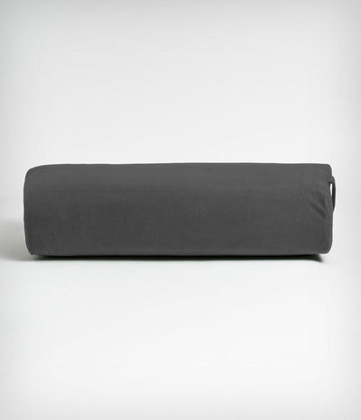 Manduka  enlight™ Rectangular Bolster - Thunder (Grey) .Διαστάσεις: 71 x 30 x 12 cm Βάρος: 1,1 kg - mykarma.gr