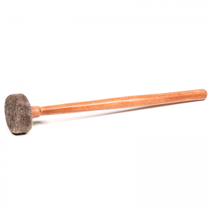 Feltstick για Singing Bowls - L - ξύλινη λαβή  Βάρος: 70 g. Διαστάσεις: 5,5 × 3,3 × 32 cm - mykarma.gr