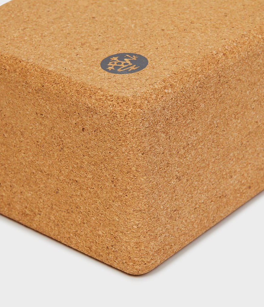 Manduka Cork Yoga Block 22,9 x 15,2 x 10,2cm.900γρ - mykarma.gr
