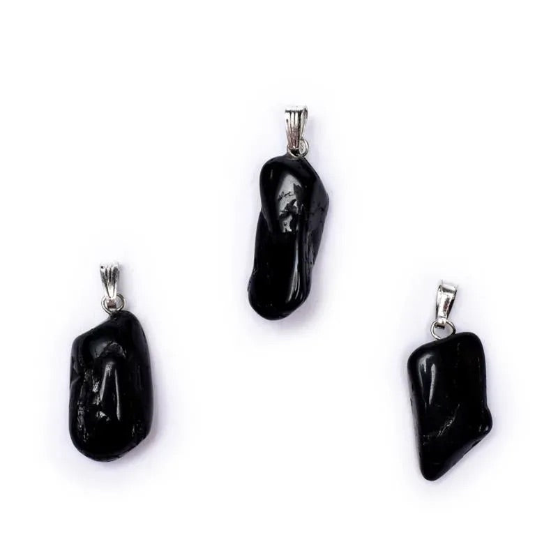 Κρεμαστό Μενταγιόν από Μαύρη Τουρμαλίνη (Black Tourmaline).Διαστάσεις:2 cm(Η συσκευασία περιέχει 1 τεμάχιο) - mykarma.gr