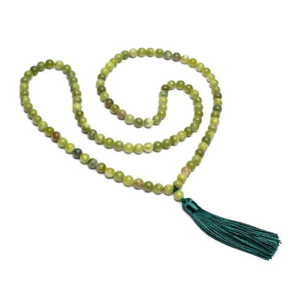 Mala από Πράσινο Νεφρίτη (Green Jade) & φούντα  -  108 χάντρες 0,8 cm + τσάντα.Μήκος: 100 cm  Βάρος: 105 g - mykarma.gr