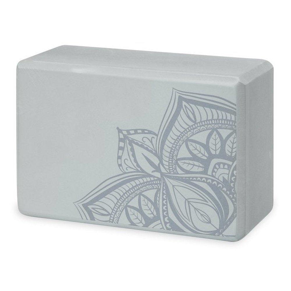 Gaiam -Yoga & Pilates block - Battleship Point. Διαστάσεις:22,6 cm x 15 cm x 10 cm.Βάρος:180 g - mykarma.gr