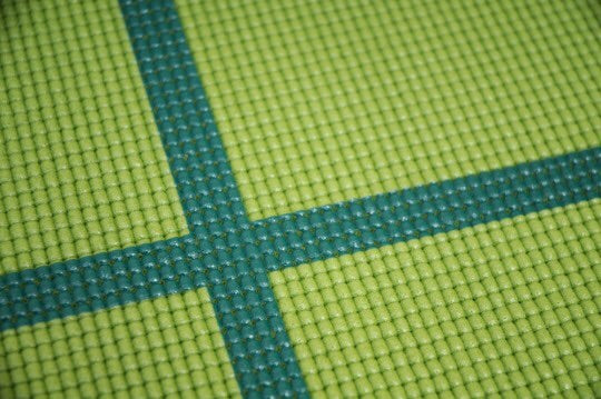 Yogistar- Yoga mat 'Plus -alignment'/Kiwi - Αντιολισθητικό στρώμα με ευθυγραμμίσεις για Yoga & Pilates.Διαστάσεις :195 cm x 61 cm x 5 mm.Βάρος 1,2 kg - mykarma.gr