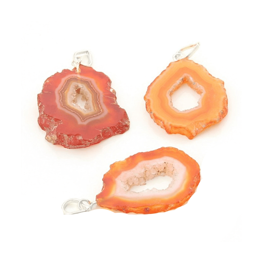 Κρεμαστό Μενταγιόν από φέτα Καρνεόλη (Carnelian).Διαστάσεις: 4,5 εκ.(Η συσκευασία περιέχει 1 τεμάχιο) - mykarma.gr
