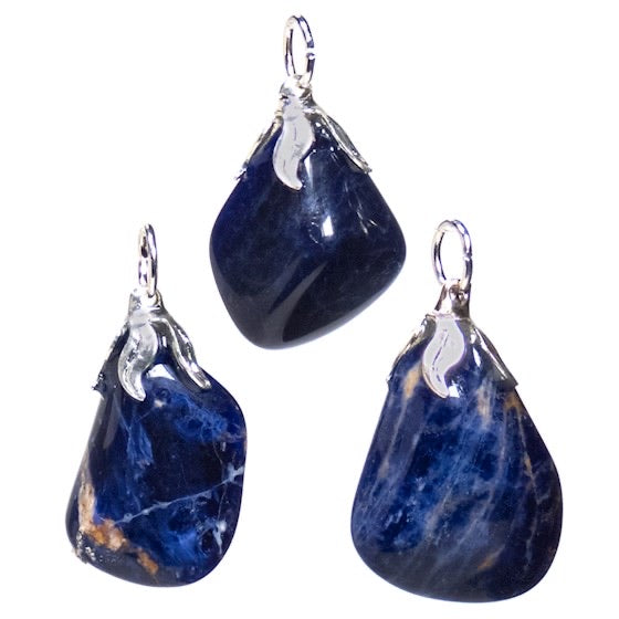 Κρεμαστό Μενταγιόν από Σοδαλίτης (Sodalite).Διαστάσεις: 1,5 εκ.(Η συσκευασία περιέχει 1 τεμάχιο) - mykarma.gr