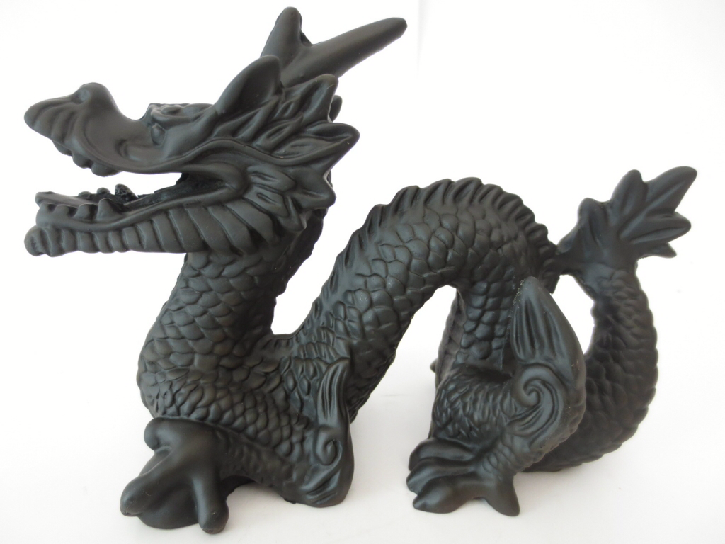 Fengshui Dragon- Δράκος με μπάλα Σύμβολο Δύναμης- μαύρος -resin. Βάρος: 310 g Διαστάσεις: 15 x 12 (cm) - mykarma.gr