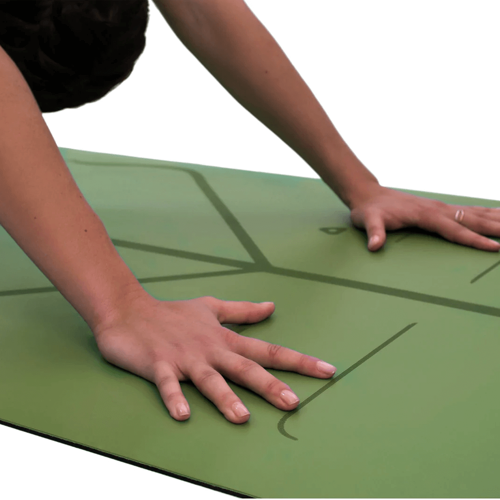 Liforme Yoga Mat Οlive | Στρώμα Yoga Πράσινο/Λαδί + τσάντα ΔΩΡΟ.Βάρος 2.5kg Διαστάσεις 185cm x 68cm Πάχος 4.2mm - mykarma.gr