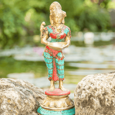 Άγαλμα Lakshmi με κοράλλι και τιρκουάζ πέτρες - 24 cm - mykarma.gr