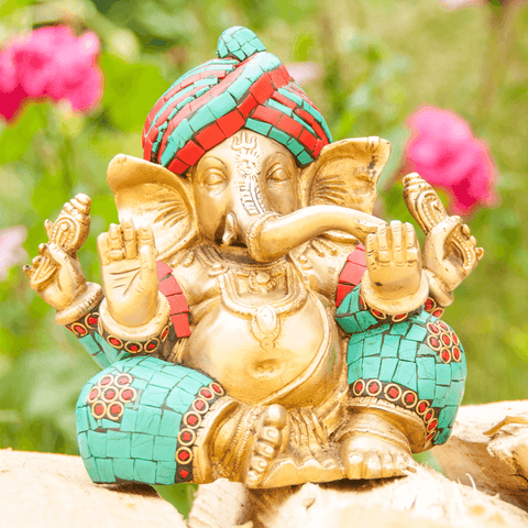 Άγαλμα καθιστός Ganesha με τιρκουάζ και κοραλλί πέτρες - 16 cm - mykarma.gr