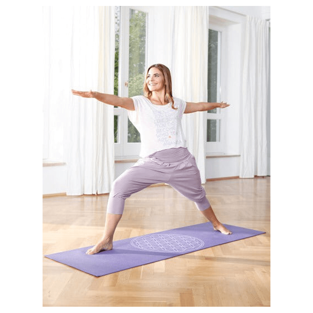 Yogistar - Στρώμα γιόγκα 'Basic Flower of Life' (Violett). Διαστάσεις: 183 εκ x 61 εκ x 4 mm Βάρος 1,1 kg - mykarma.gr